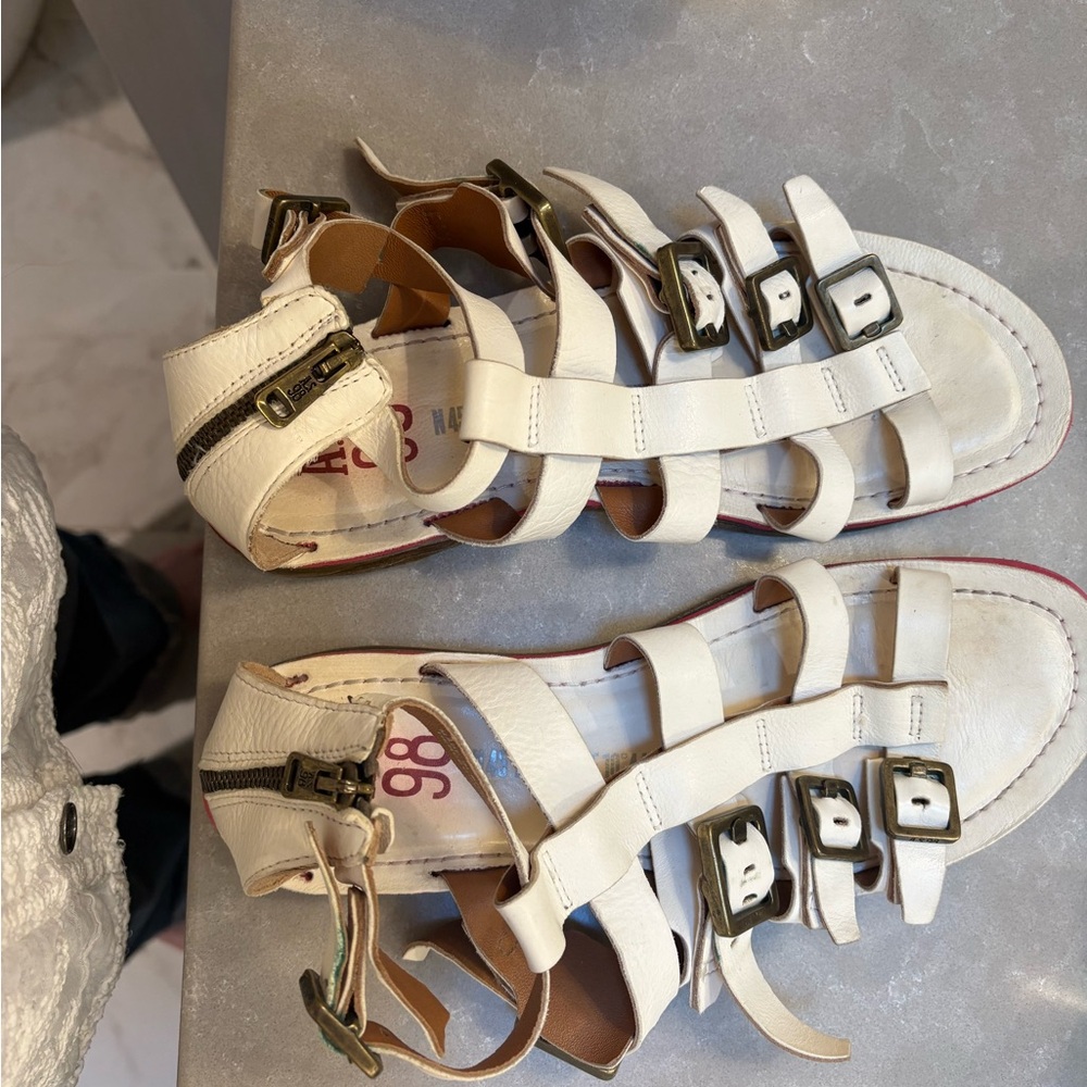 A.S.98 White Multi-Strap Buckle Gladiator Sandals